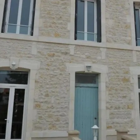 Fouras, 1 Piece, 2 Personnes - Fr-1-523-9 Apartman Fouras
